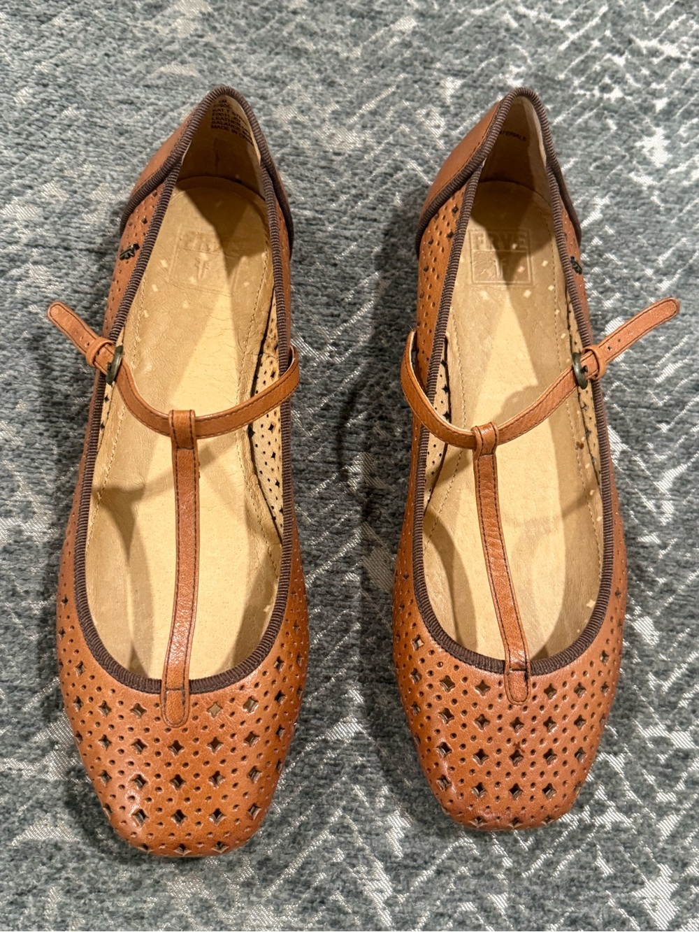NEW Frye Katt T Strap Perforated Leather Mary Jane Ballet Flats Cognac 7.5